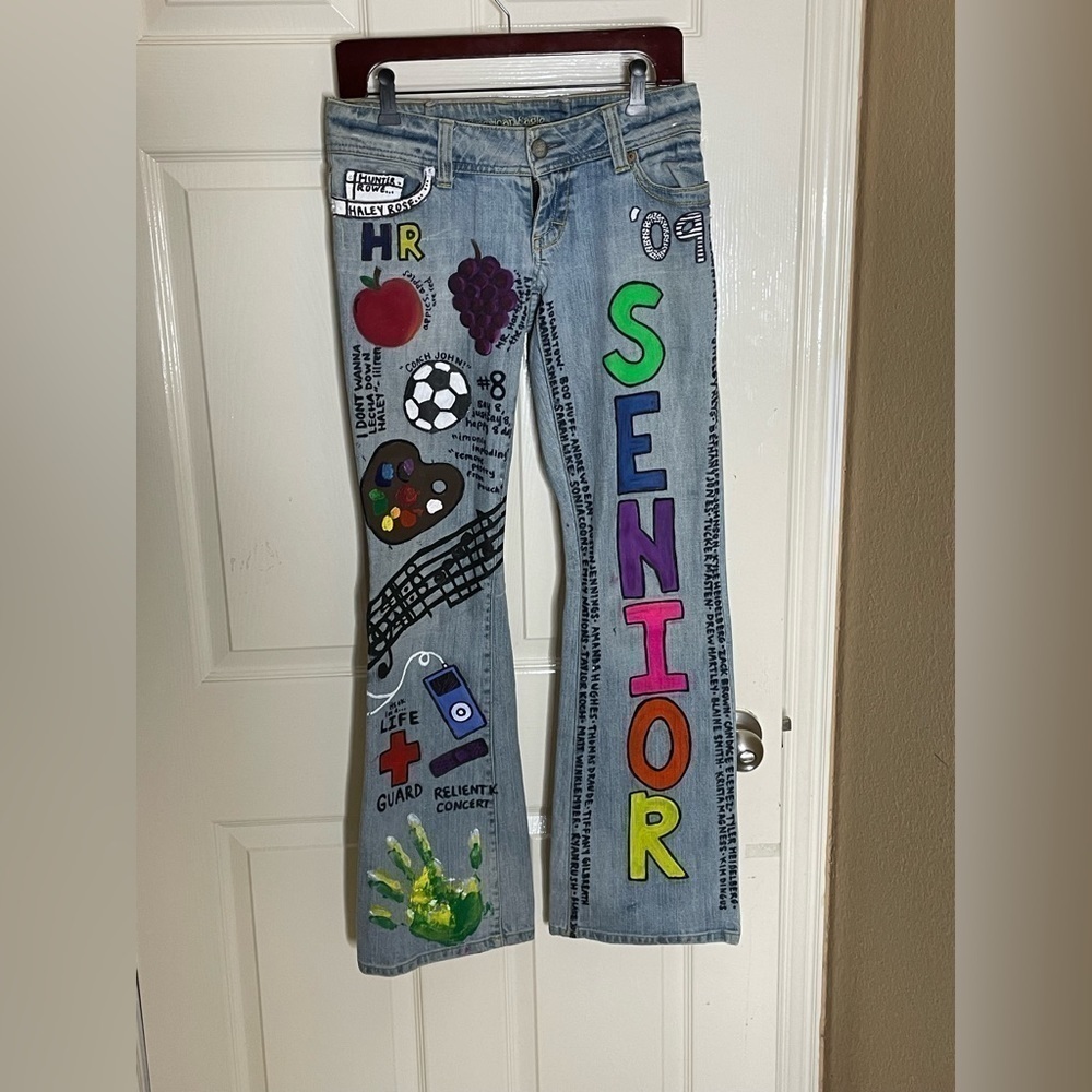 LIGHT WASH American Eagle Custom painted multi themed  stretch DENIM size 4‌‌‍‍‍